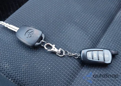 2016 Toyota Rav4 Xle from USA, damaged, VIN 2T3RFREV8GW445042